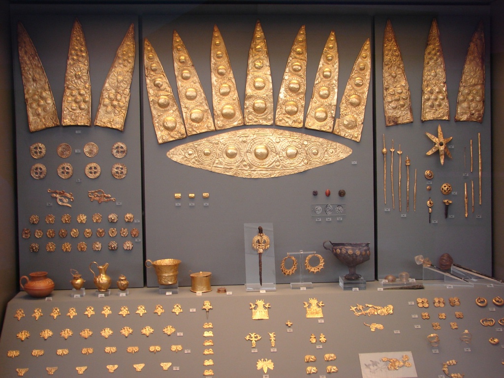 burial gold found on bodies and in tombs.jpg